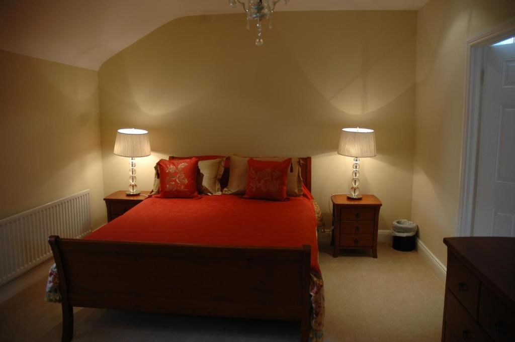 Дома для отпуска Moyvalley Hotel Self Catering Cottages Moyvalley